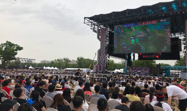 坚持康复训 坚持康复训